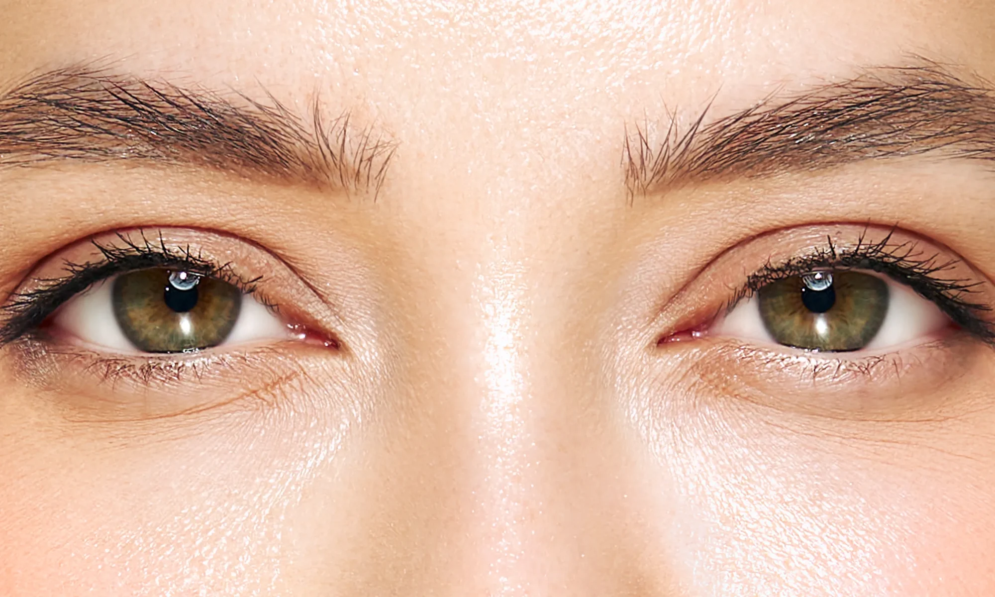 Close-up of natural eyebrows after a successful eyebrow hair transplant, showcasing density and symmetry.